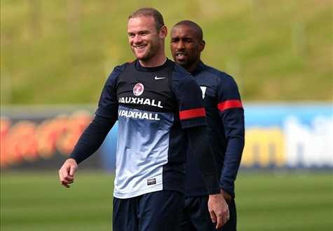 Rooney tươi roi rói