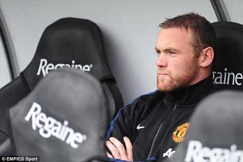 Rooney dự bị