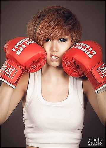 Sau khi trở thành thành viên thay thế trong nhóm nhạc nữ X5, Yuu – nickname của cô bạn Đặng Ngọc Quỳnh Nhi, chính thức bước chân vào showbiz với danh xưng ca sĩ trẻ.