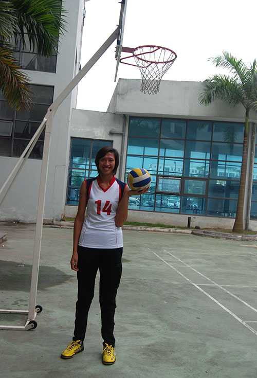 nữ sinh giỏi bóng chuyền