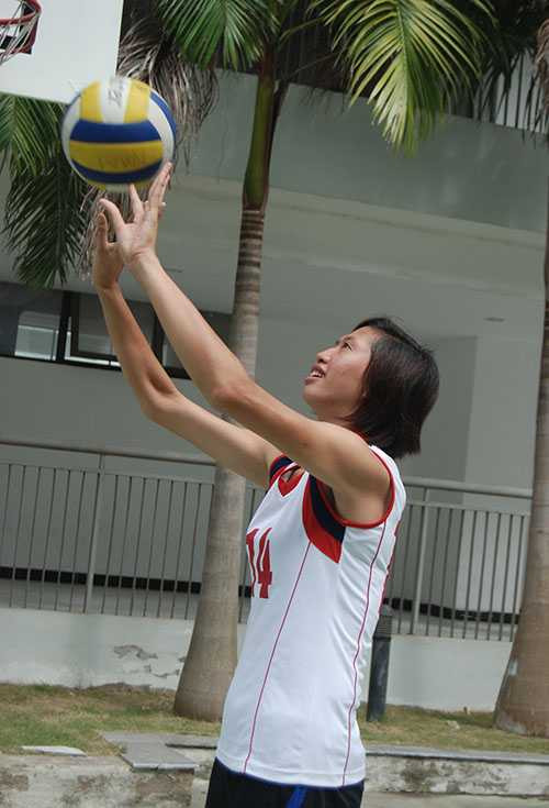 nữ sinh giỏi bóng chuyền