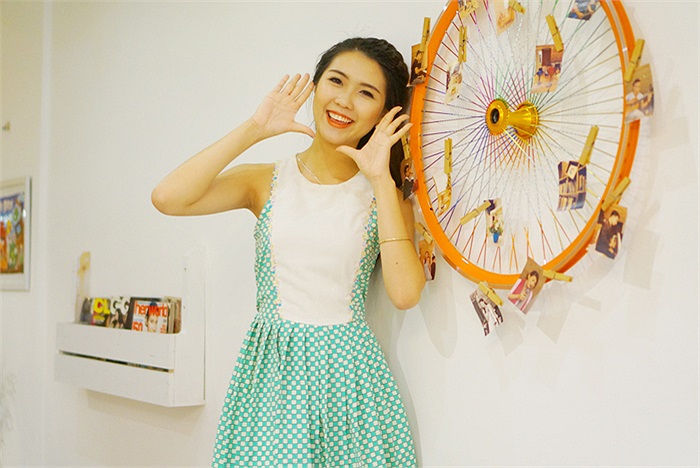 Cô từng đạt học sinh giỏi quốc gia môn Văn (lớp 12), giải 3 cuộc thi viết 'Con yêu mẹ', 