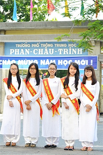 Trong các chương trình, sự kiện do trường tổ chức các bạn nữ sinh luôn là tâm điểm chú ý và tạo được thiện cảm đặc biệt với các khách mời.