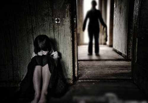 Nữ sinh 'sống thoáng', 4 lần dính bầu