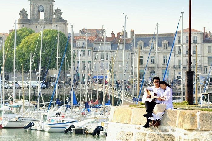 Cặp đôi Đặng Hoàng Minh & Đoàn Thị Minh Chi với những bức hình đầy lãng mạn