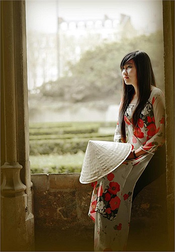 Tác phẩm: Người con gái Việt của Trần Thị Phượng