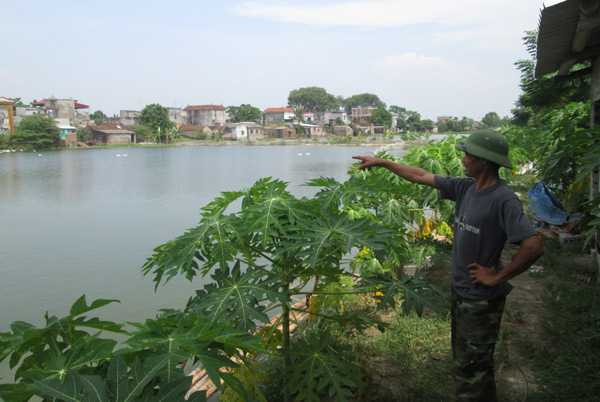 Nữ sinh vứt con xuống ao: Công an vào cuộc điều tra