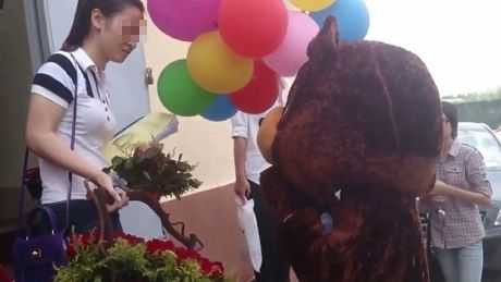 Màn tỏ tình lãng mạn và rất công phu của anh chàng Gấu.