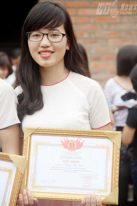 Nữ sinh xinh xắn đạt giải Quốc gia Lịch sử