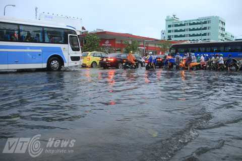 Nhà ga, sân bay Đà Nẵng, dột nước, mưa lớn, dự án, ngập úng