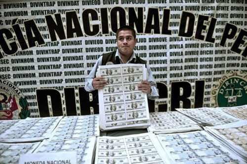 Tiền giả ở Peru