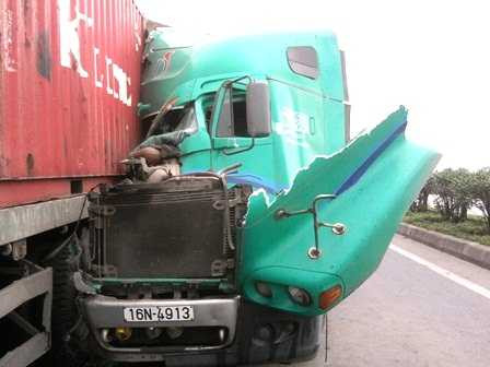 tai nạn liên hoàn