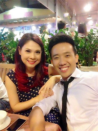 Thanh Thảo xinh đẹp bên MC Trấn Thành.