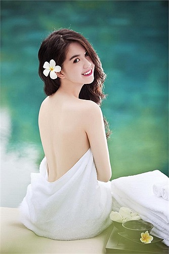 Ngọc Trinh nuột nà và quyến rũ.