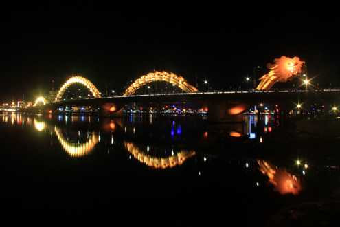 nâng cao phần đầu của cầu Rồng