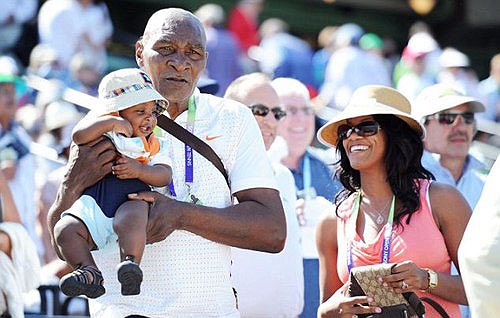 Chưa rõ liệu ông Richards có hướng bé Dylan theo nghiệp của 2 cô chị không