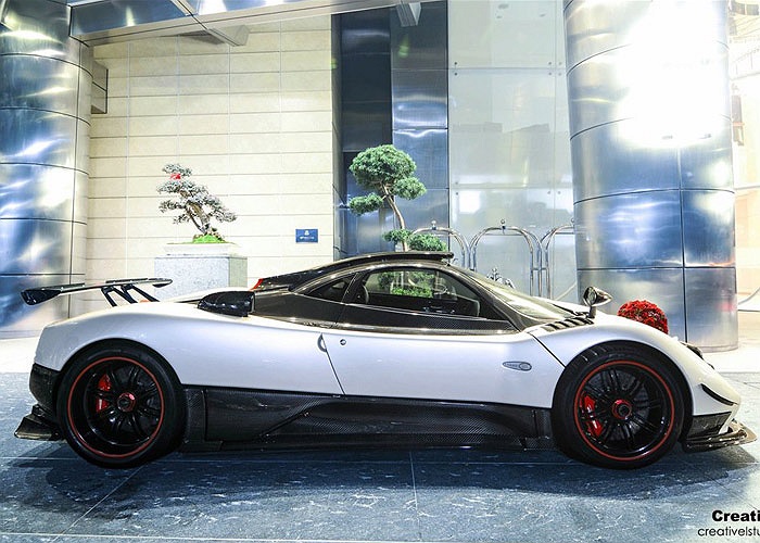 Chiếc Pagani Zonda Cinque mang số thứ tự 2 trong tổng số 5 xe được sản xuất trên toàn cầu.