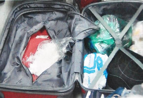 Phá đường dây buôn ma túy khủng qua sân bay