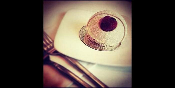 Món tráng miệng đẹp mắt được chụp và đăng lên Instagram. Cậu chủ thích: 'Món tráng miệng này đắt hơn số tiền mà bạn dành để mua thực phẩm trong một tuần'