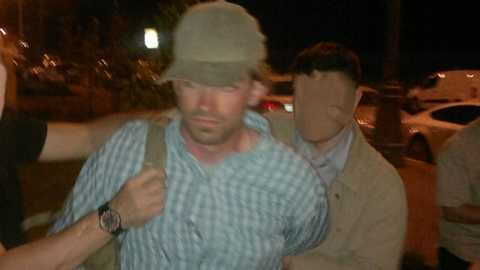 Áp giải về nơi tạm giam 