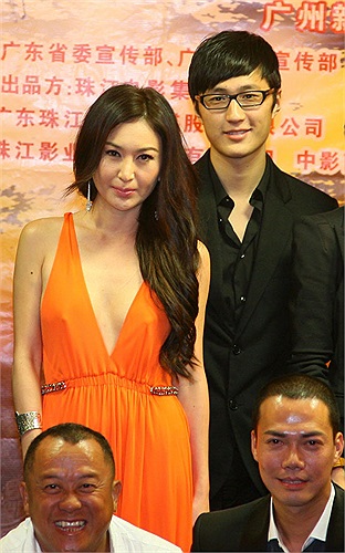 Với khán giả Việt Nam, Ôn Bích Hà quen thuộc với vai Phan Kin Liên trong bộ phim Hong Kong 'Mối hận Kim Bình'.