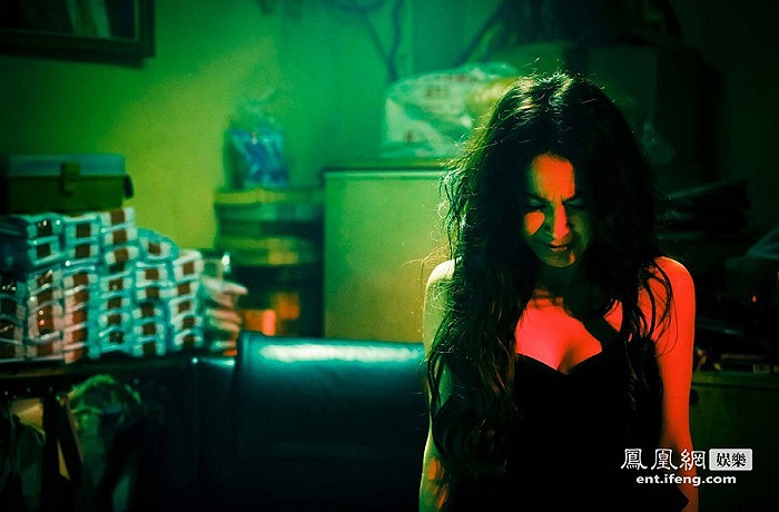 Thực hiện cảnh quay nhạy cảm này, Ôn Bích Hà cho biết: ‘Tôi không nghĩ mình bị bối rối hay ngượng ngùng...