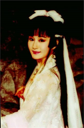 So với những mỹ nhân khác như Ôn Bích Hà, Lưu Hiểu Khánh, Phan Nghinh Tử hơn hẳn về độ ‘xì tin’.