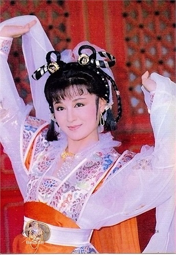 Năm 2001, sau khi bộ phim Bảo đấu lý trưởng đóng máy, Phan Nghinh Tử bất ngờ tuyên bố rút khỏi làng giải trí.