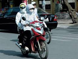 Ngực nhỏ hơn 72cm hay thấp hơn 1m45 thì lái xe không an toàn.