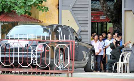 Rolls-Royce Phantom Rong duoc cho la cua bau Kien