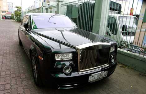 Rolls-Royce Phantom Rong cua Bau Thuy