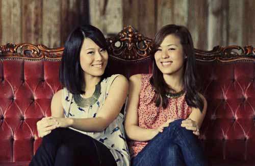 Cặp song sinh nổi tiếng Janice và Sonia. 