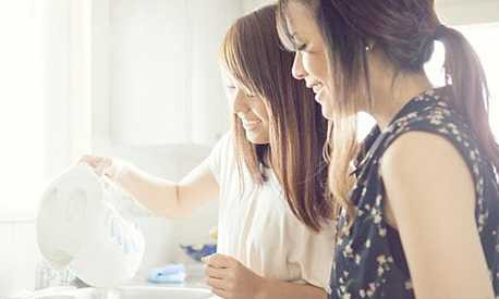 Cặp song sinh nổi tiếng Janice và Sonia. 