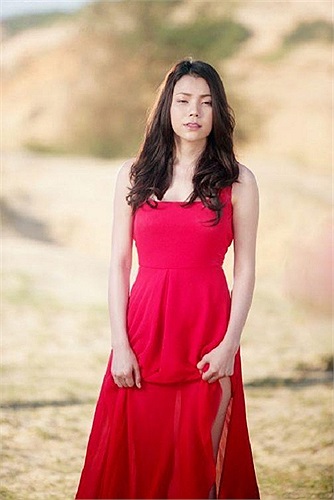 Trà Ngọc Hằng diễn xuất trong một bộ ảnh mới.