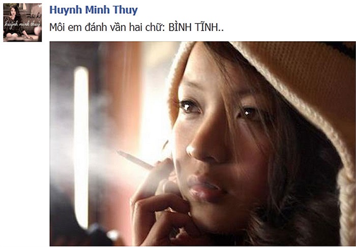 Hotgirl Thủy Top phì phèo thuốc lá.