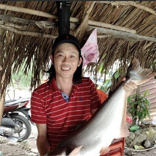 Hoài Linh bắt được con cá gì mà to thế này???