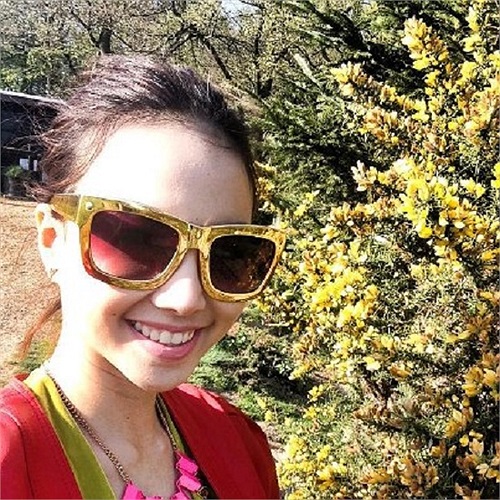 Đinh Ngọc Diệp đang có một chuyến du lịch xả hơi bên trời tây.