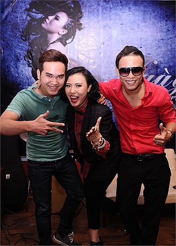 Nhí nhố cùng nhạc sỹ phối khí cho Ngày mưa rơi, Khắc Hưng.