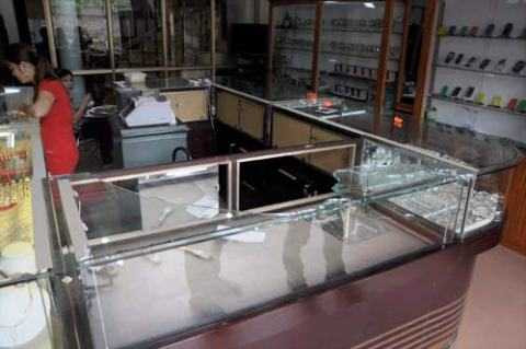 Hiện trường tiệm vàng bị cướp.