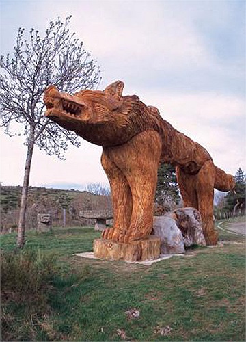 Quá kinh hoàng, ám ảnh mà người dân nơi đã nghĩ ra câu chuyện truyền thuyết về một con vật có tên là Gevaudan, như một nỗi ám ảnh siêu nhiên.