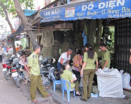 cảnh phục còng số 8, bắt giữ, Hà Nội, cảnh sát, quân đội