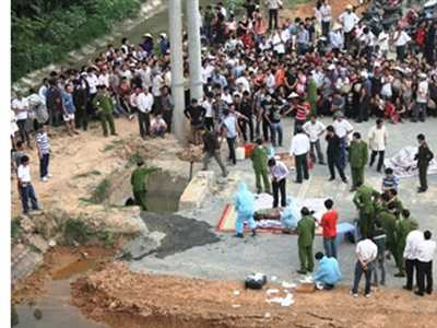 quan tài diễu phố, sự thật, xác chết, dưới cống, tuấn anh