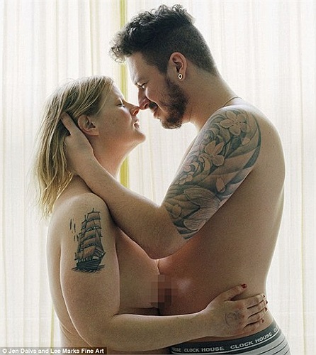 Với cơ thể gọn gàng hơn trước, nữ nhiếp ảnh Davis đã dần xua đi mặc cảm và bắt đầu công cuộc hẹn hò.