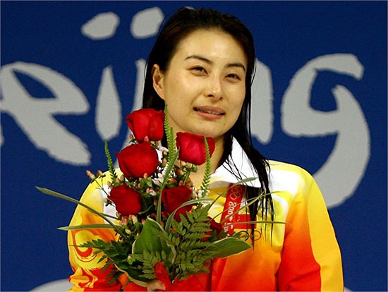 Việc Tinh Tinh giải nghệ đồng nghĩa với việc cô từ bỏ mục tiêu bảo vệ chiếc HCV Thế vận hội lần thứ 30 tại London một năm sau đó.