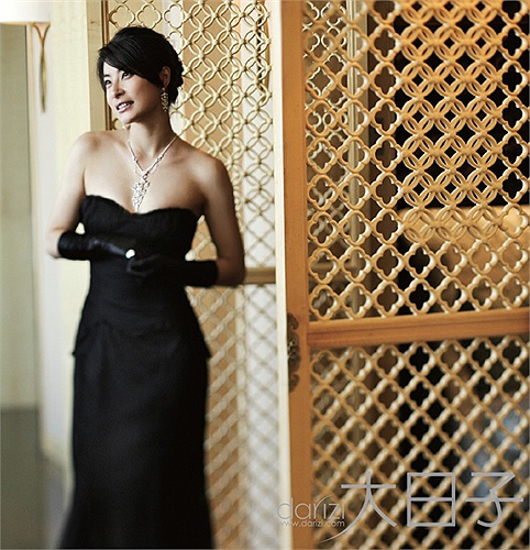 Sau Olympic Bắc Kinh, Tinh Tinh không còn xuất hiện nhiều trên bục đấu, thay vào đó là hình ảnh một Tinh Tinh trong vài trò người mẫu quảng cáo. 