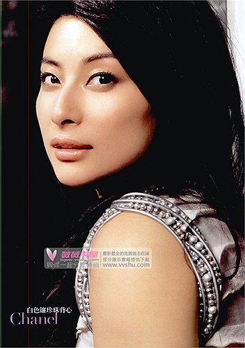 Lần cuối cùng Tinh Tinh thi đấu là tại giải VĐQG 2009 và cô dễ dàng giành ngôi quán quân thứ năm trong sự nghiệp.