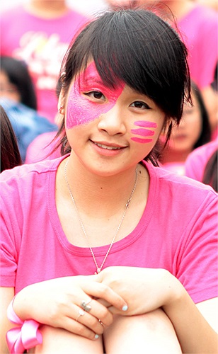 Mặt mộc vẫn xinh.