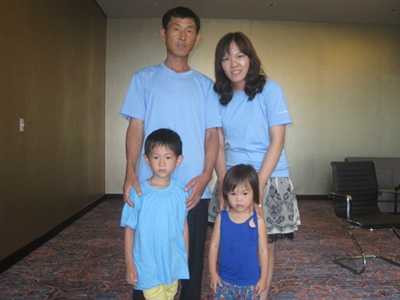 Rể Hàn đưa vợ con về thăm Việt Nam