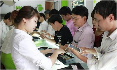 Revo HD4 - smartphone lõi tứ, màn hình HD rẻ nhất VN