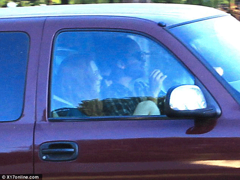 Robert Pattinson - Riley